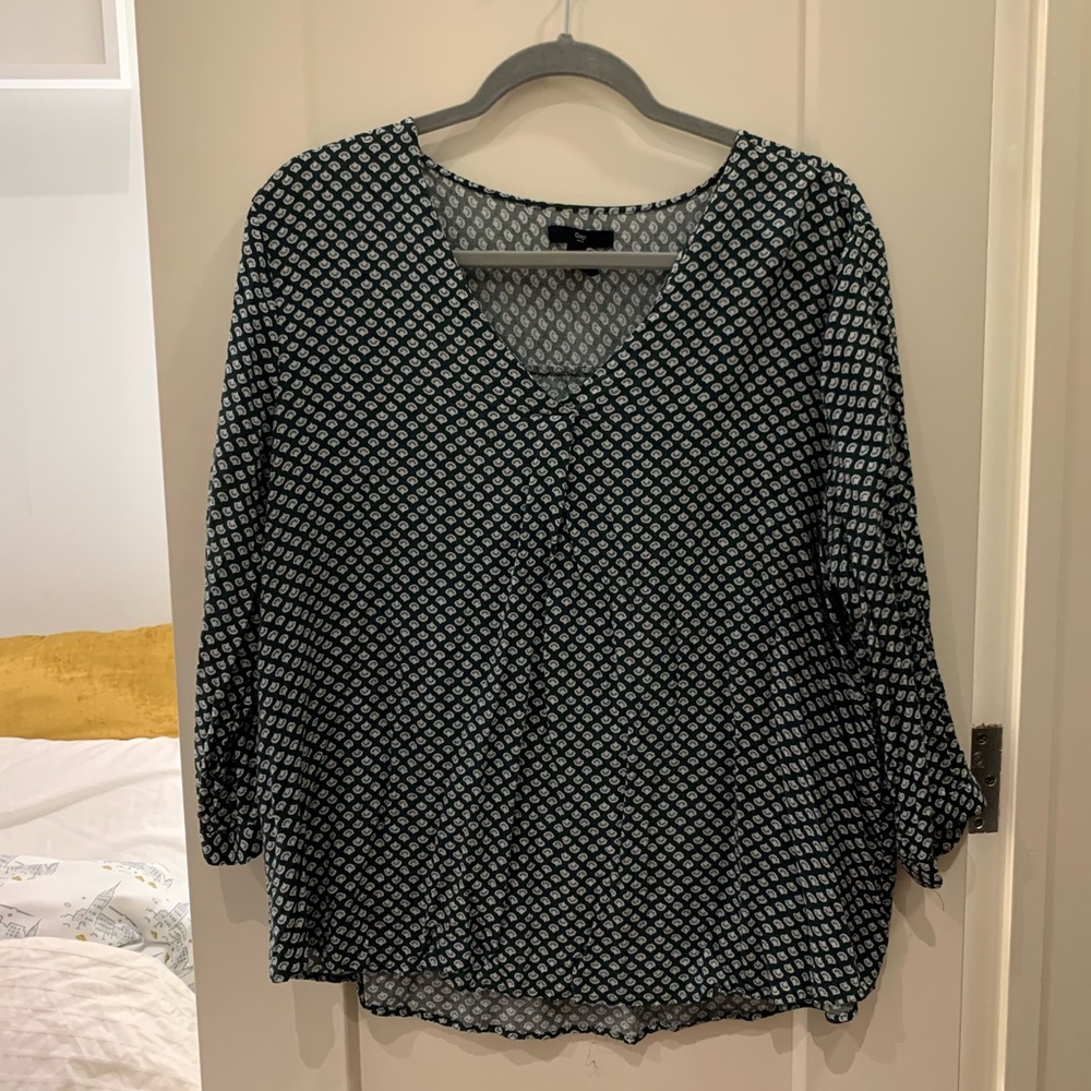 GAP Green patterned top